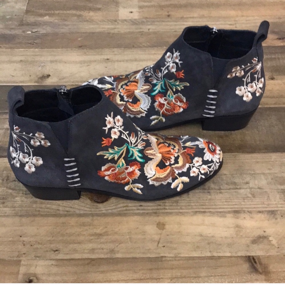 Johnny Was Sammi Charcoal Embroidered Ankle Boot - Picture 4 of 7